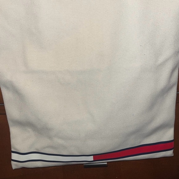 Tommy Jeans tote bag 
Used once 
Pouch pocket inside - Picture 5 of 7